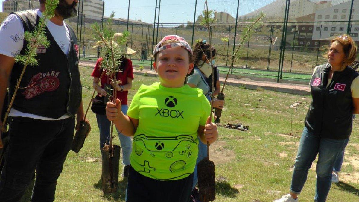 Kayseri'de duyarlı motosikletçilerden sosyal farkındalık projesi