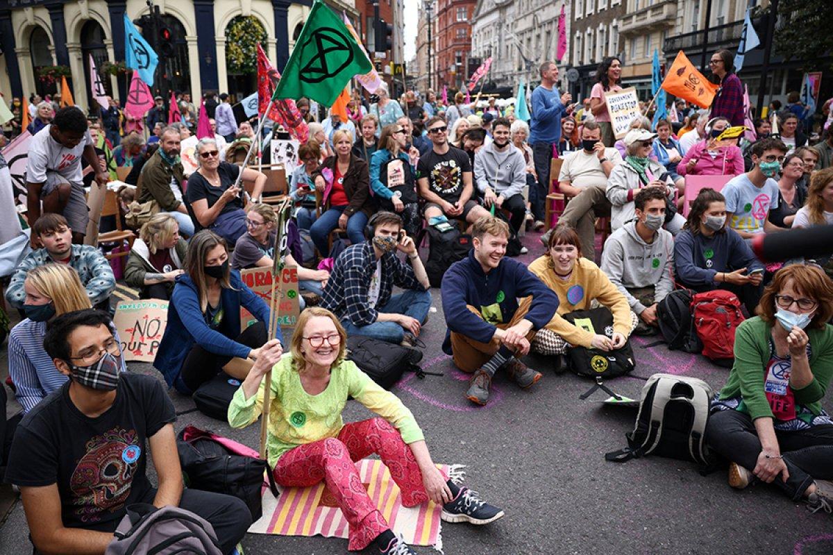 Londra'da 2 haftalık çevre protestosu