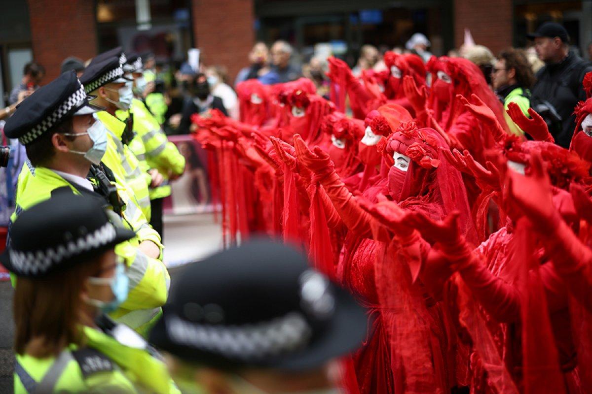 Londra'da 2 haftalık çevre protestosu