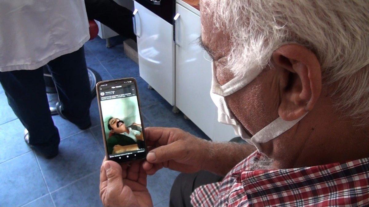 Kütahya'daki berber, aşı olanlara bıyık boyası ve yüz bakımını ücretsiz yaptı