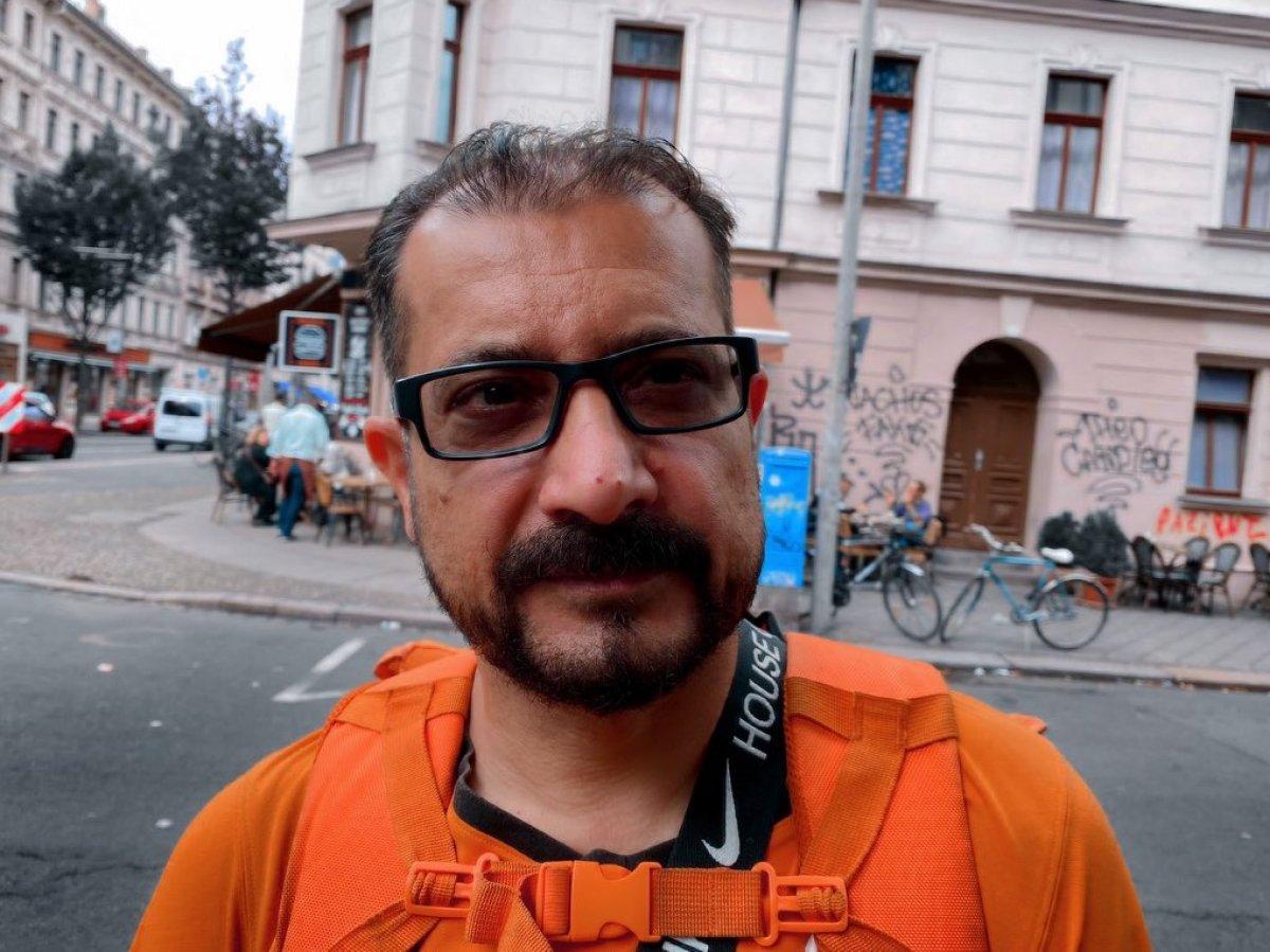 Afganistan’ın eski iletişim bakanı, Almanya’da bisikletli kurye oldu