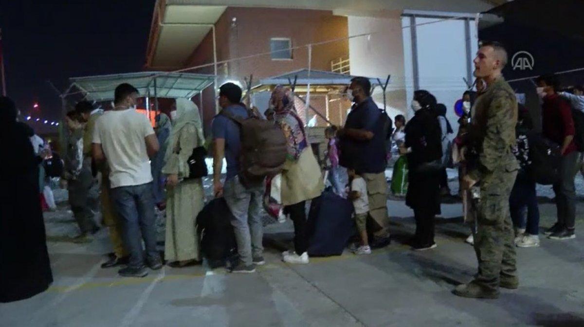 Kabil'den tahliyelerde ABD barkod sistemi kullanıyor