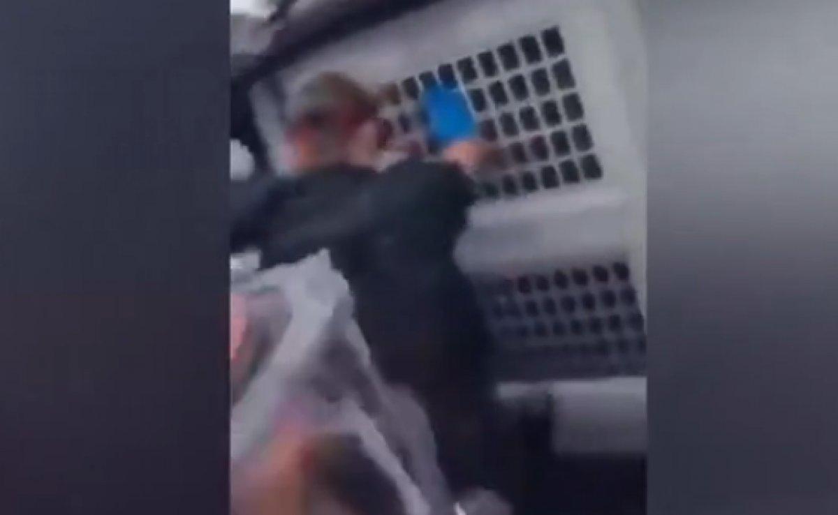 Karantinaya girmek istemeyen İrlandalı zorla götürüldü