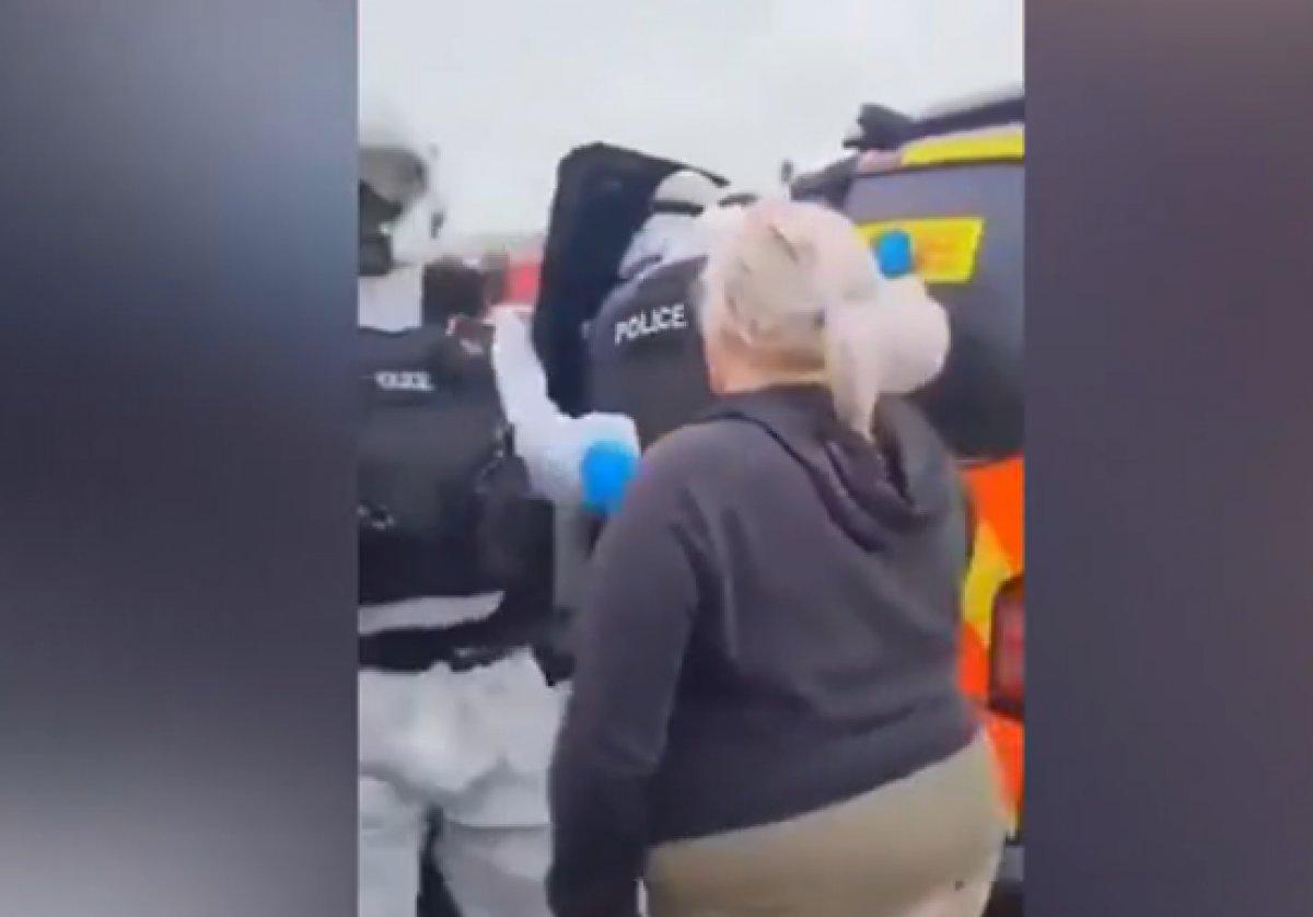 Karantinaya girmek istemeyen İrlandalı zorla götürüldü