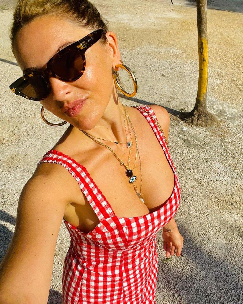 Mehmet Dinçerler, Hadise'nin yüzünü güldürdü