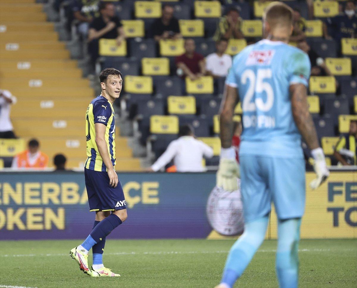 Mesut Özil, yeni sezona etkili başladı