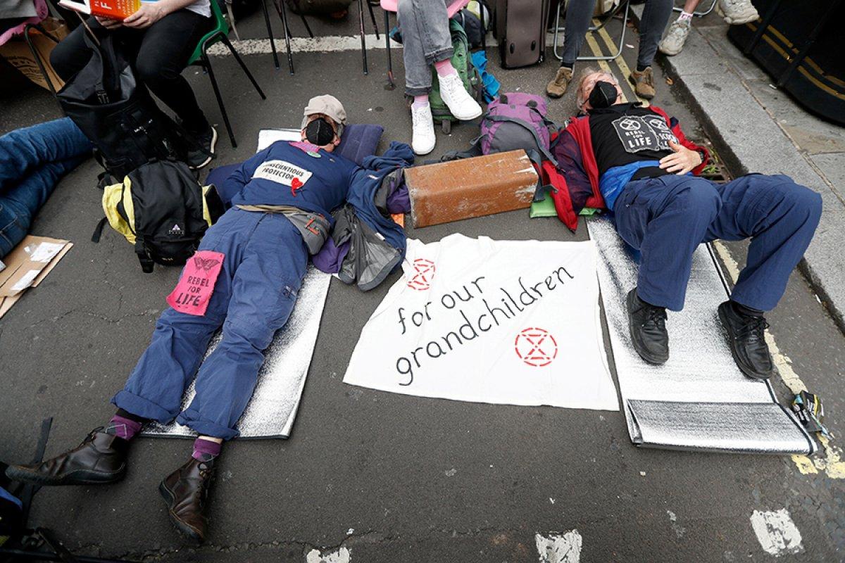 Londra'da 2 haftalık çevre protestosu
