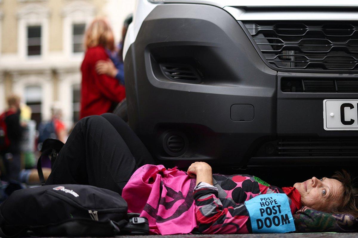 Londra'da 2 haftalık çevre protestosu