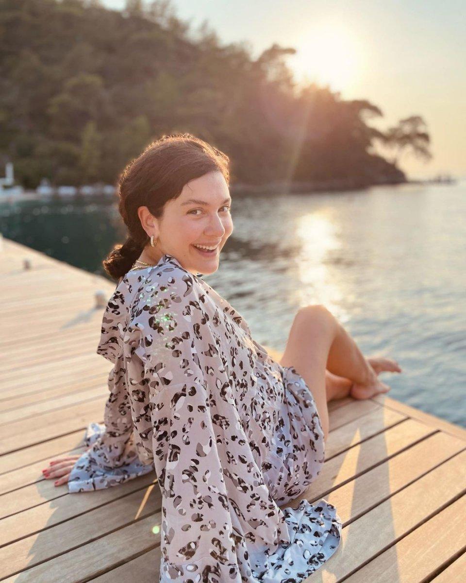 Bergüzar Korel: Çocuklarımız için bu aşıyı oldum