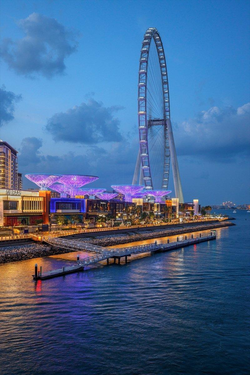 Dubai'de 1750 kişilik dünyanın en büyük dönme dolabı