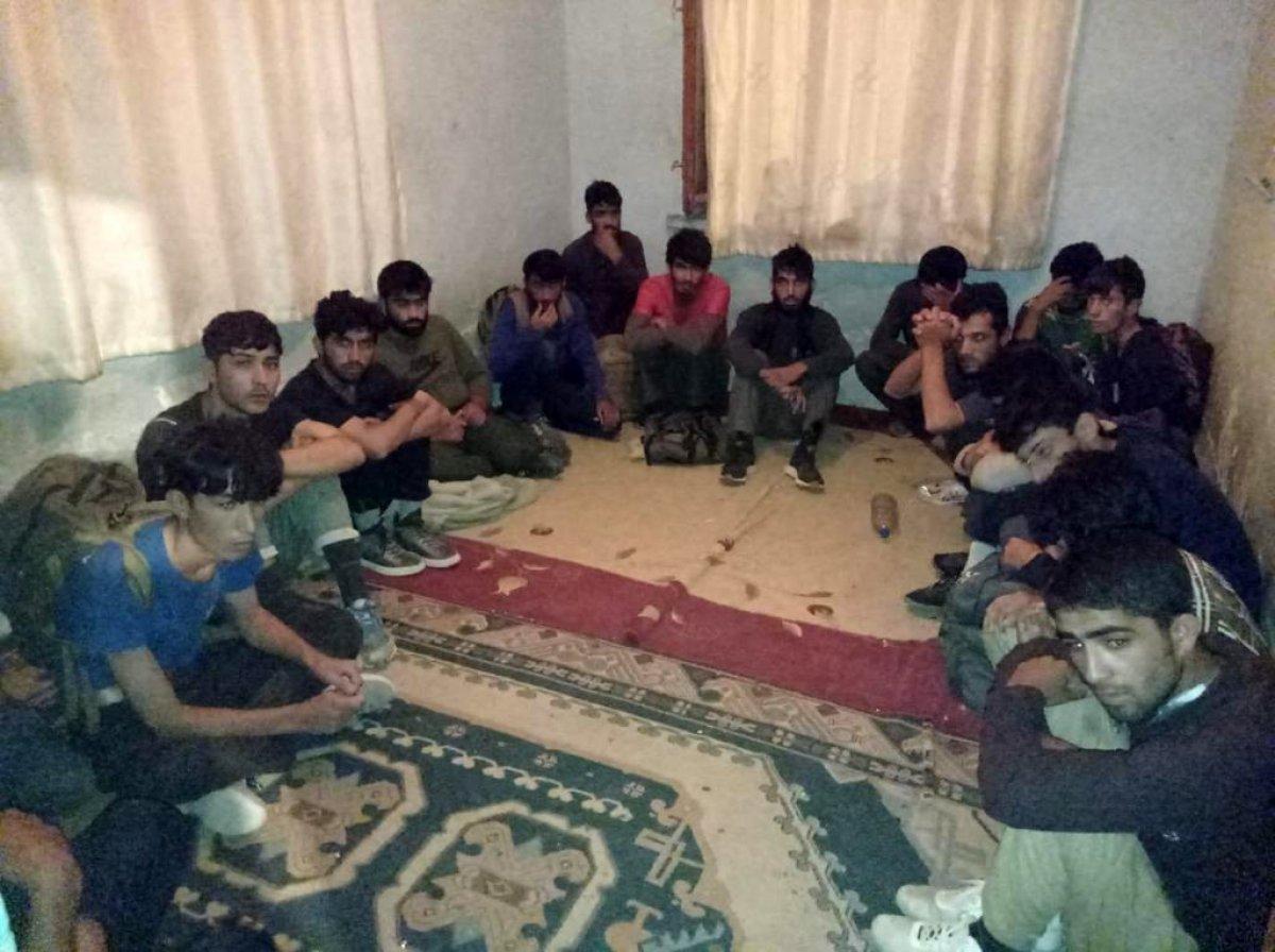 Van’da 43 kaçak göçmen yakalandı