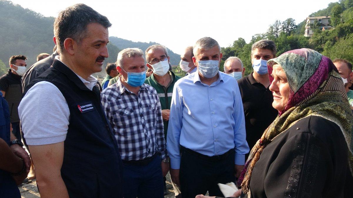 Kastamonu'da selzede vatandaştan Bekir Pakdemirli'ye: Bize bir sizden fayda var