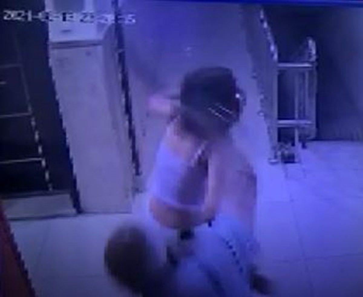 Gaziantep’te 13 yaşındaki kız çocuğunu kemerle dövdü