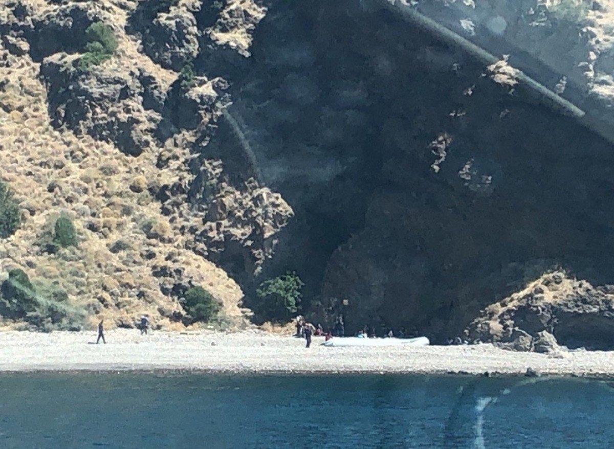 Ayvacık’ta Yunanistan'ın ölüme terk ettiği 52 kaçak göçmen kurtarıldı