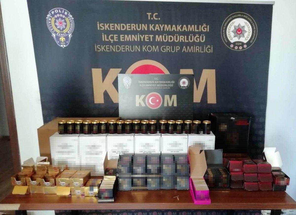 Hatay’da, kaçak cinsel içerikli ürünler ele geçirildi