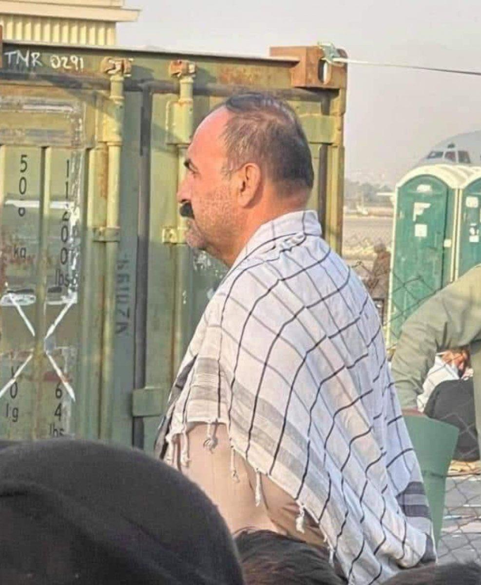 Eski Afgan Ordusu komutanı Kabil Havalimanı'nda