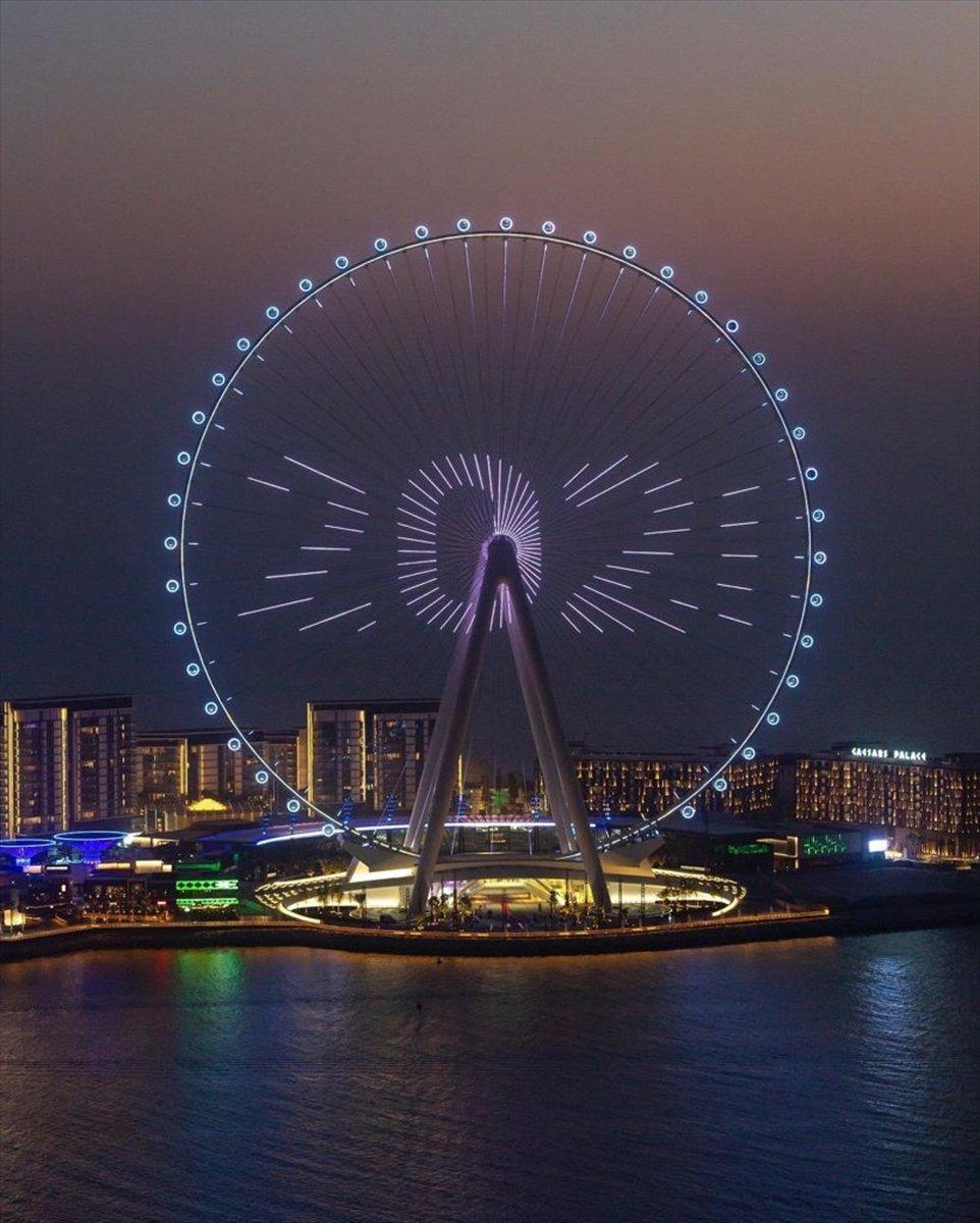 Dubai'de 1750 kişilik dünyanın en büyük dönme dolabı