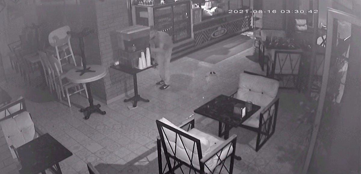 Esenyurt'ta iş yerine giren hırsız soygun sonrası limonata içti