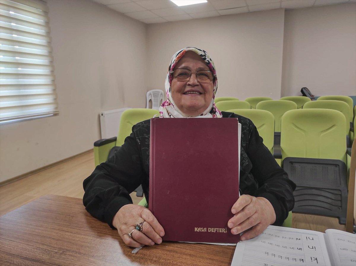 71 yaşında okuma yazma öğrenen Ayşe Teyze'nin hayat hikayesi kitap oldu