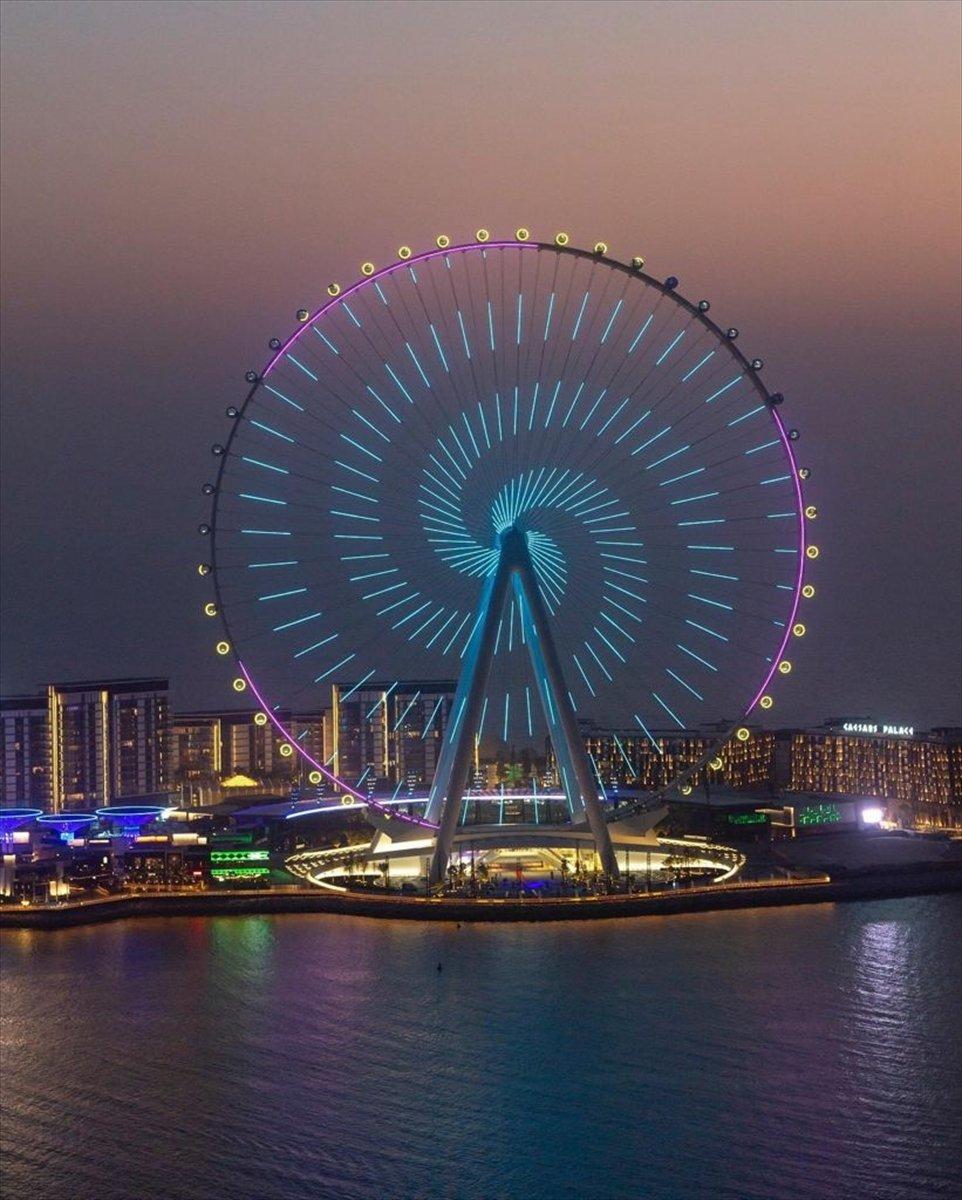 Dubai'de 1750 kişilik dünyanın en büyük dönme dolabı