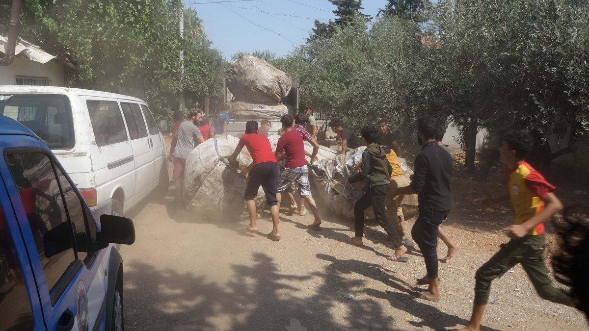 Antalya’da mahalleye çöp yığdılar, ekiplere taş ve sopa ile saldırdılar
