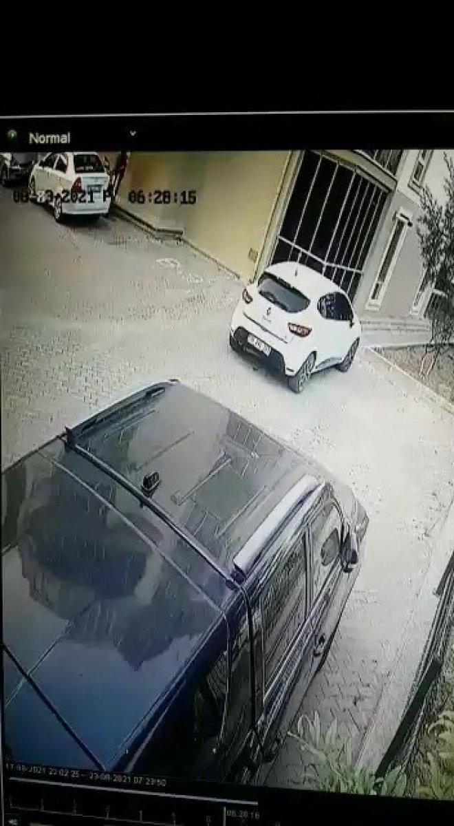 Bursa'da hırsız, 35 bin liralık motosikleti çalmak için 1 saat zincir kırdı