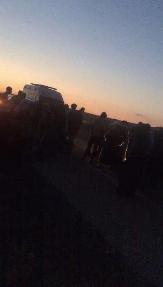 Ağrı'da otlattığı hayvanları yolun karşısına geçiren kız çocuğu, tırın altında kaldı