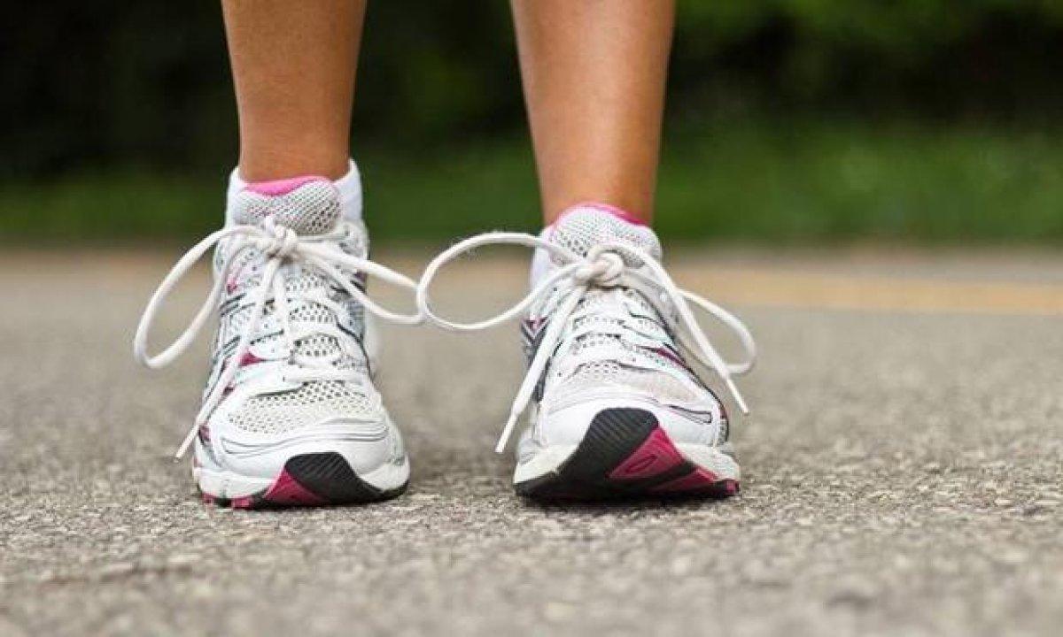 Yazın korkulu rüyası: Ayak kokusunu önlemek için 6 doğal yöntem