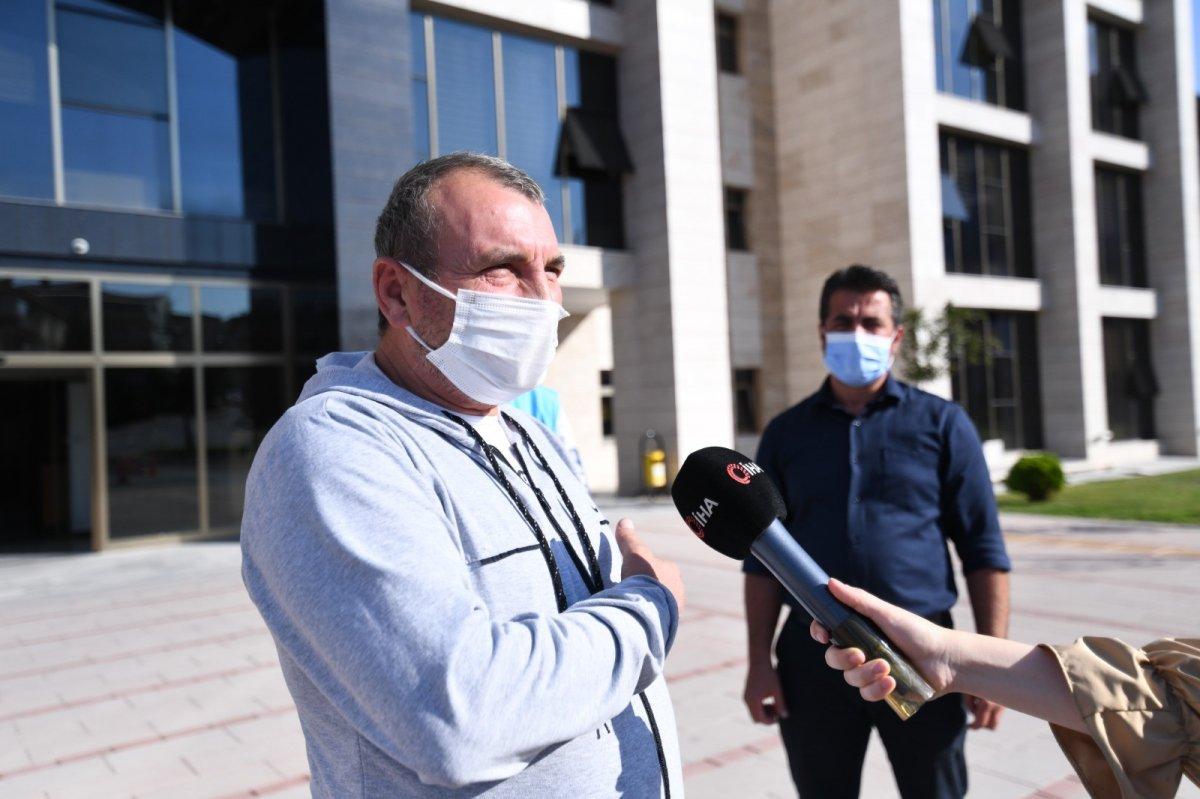 Ankara’da belediye işçisi, altın dolu cüzdanı sahibine ulaştırdı