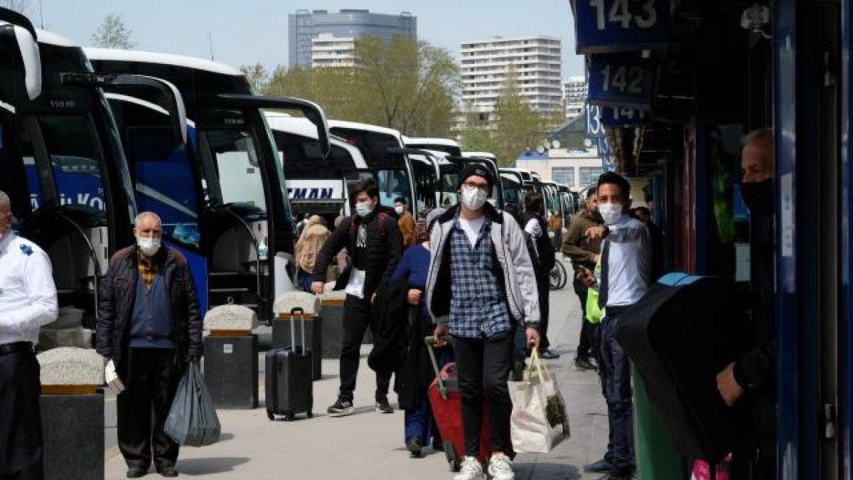 Aşı olmayanlar şehirler arası seyahat edebilecek mi? Yola çıkmadan önce...
