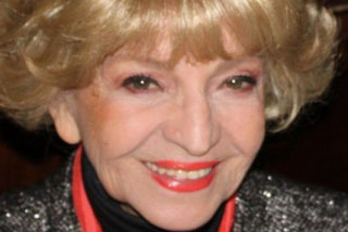 Oyuncu ve yazar Nisa Serezli ölüm yıl dönümünde anılıyor