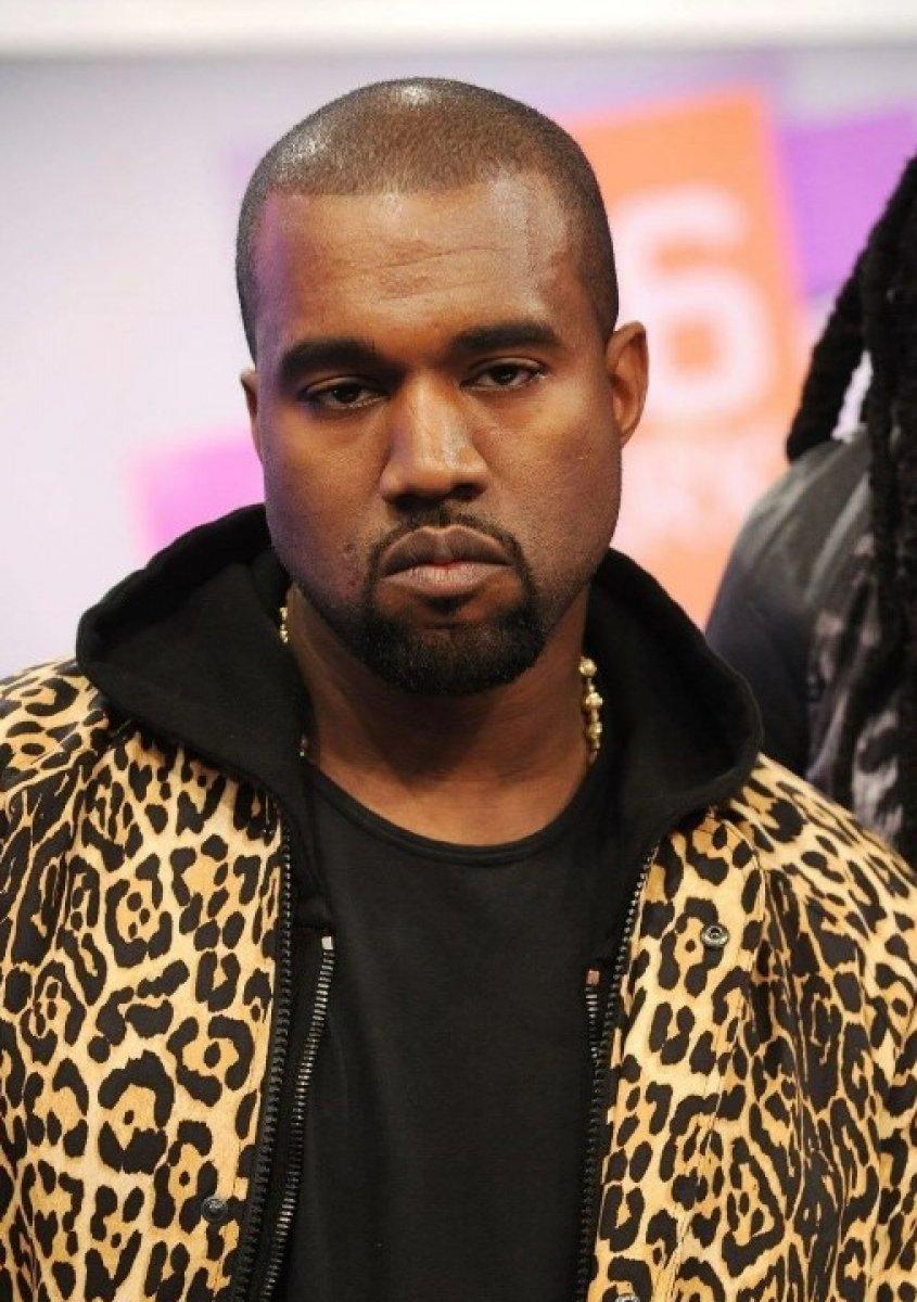 Kanye West, adını değiştiriyor