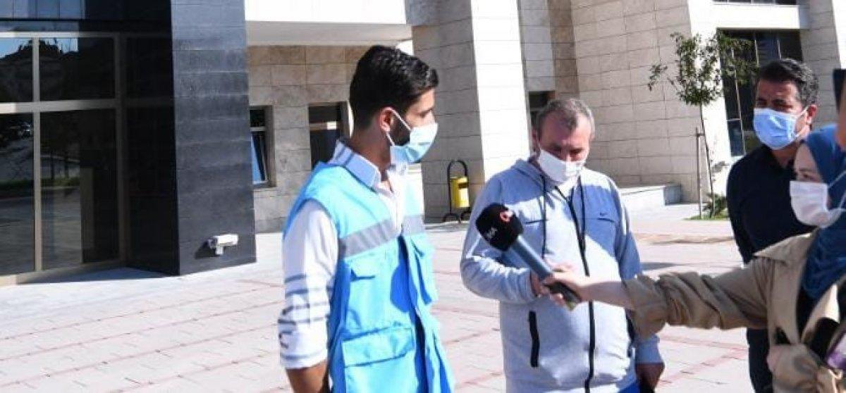 Ankara’da belediye işçisi, altın dolu cüzdanı sahibine ulaştırdı