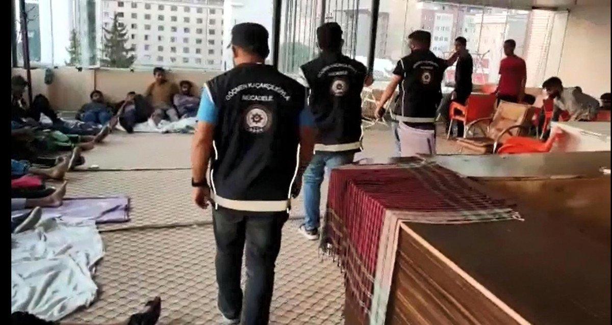 Van'da 26 kaçak göçmen yakalandı