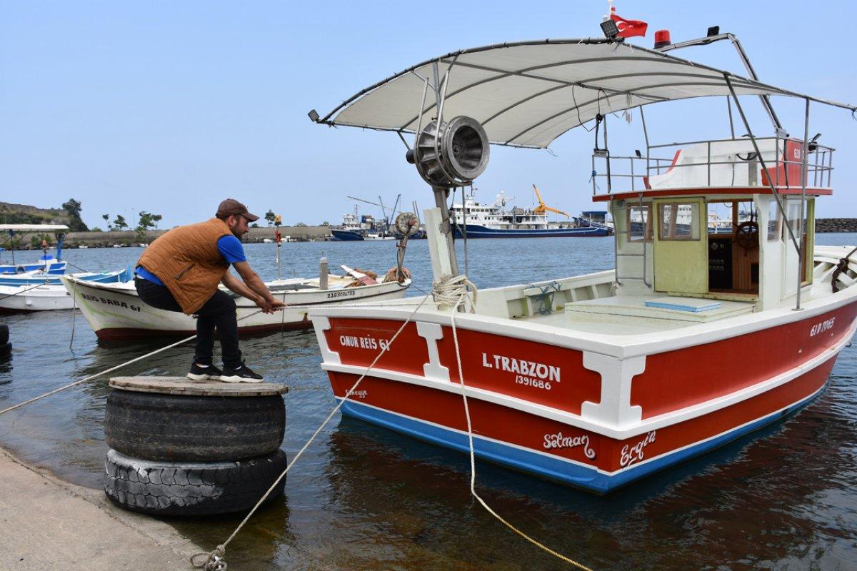 Trabzonlu balıkçının ağına köpek balığı takıldı