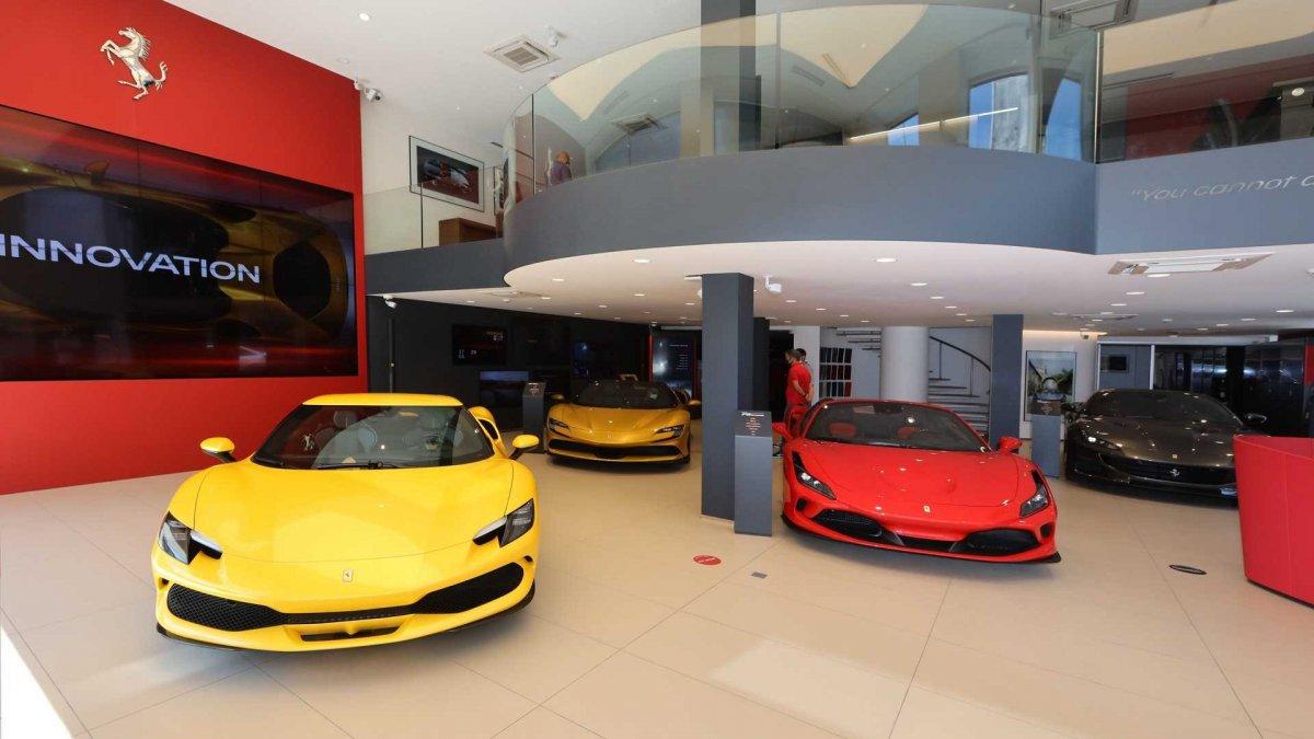 200 km/sa hıza ulaşması 7.3 saniye alıyo