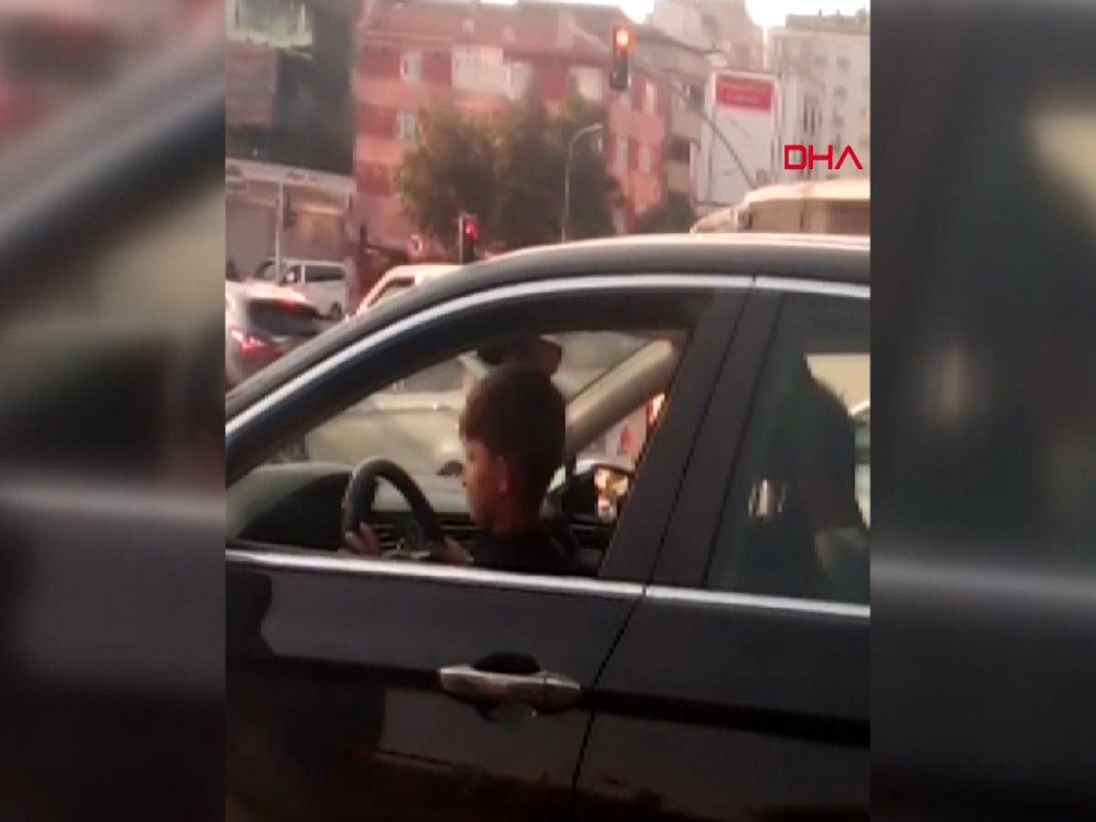 Bağcılar'da 9 yaşındaki çocuk otomobil kullandı