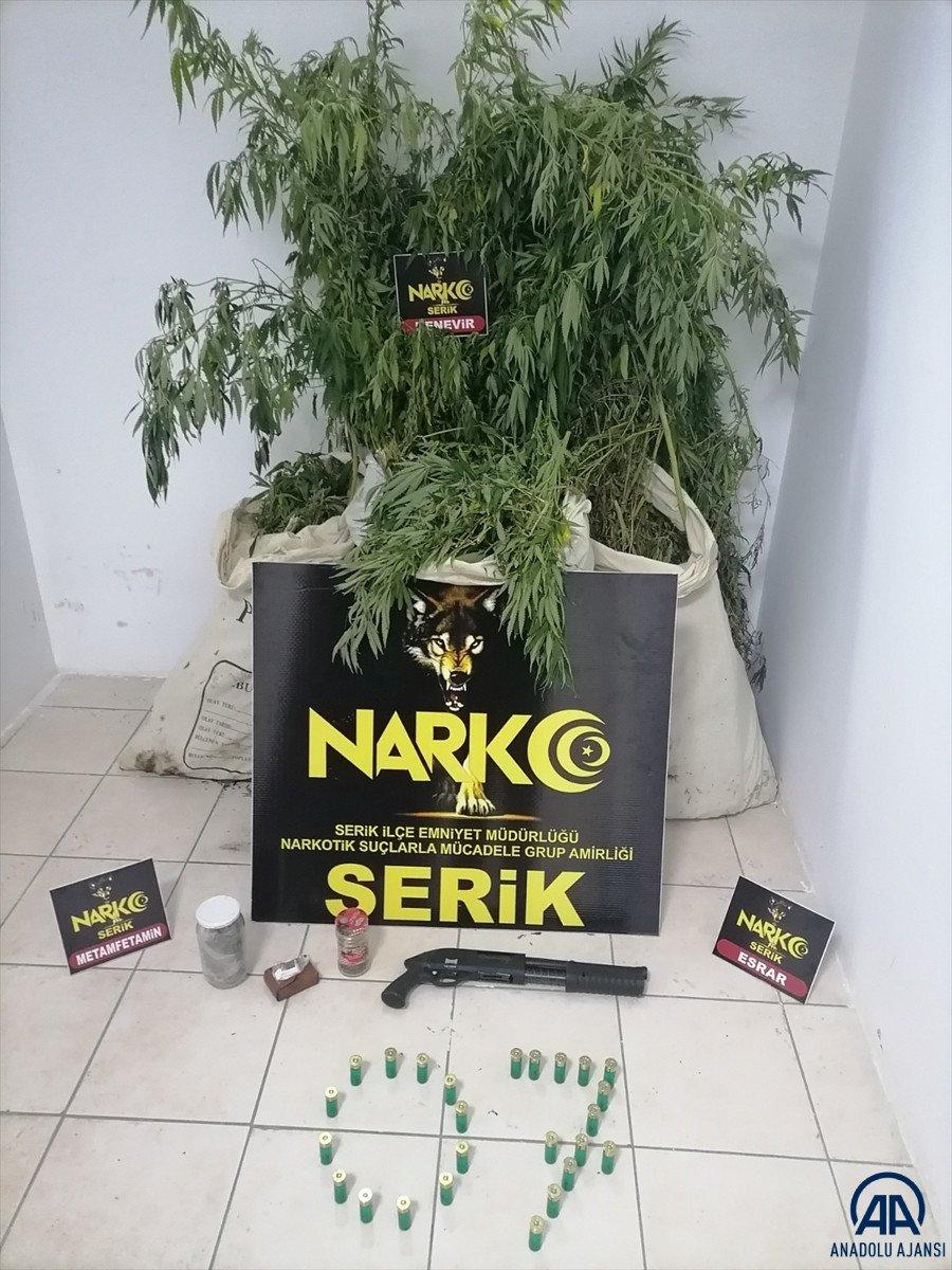 Antalya’da muz serasında uyuşturucu operasyonu