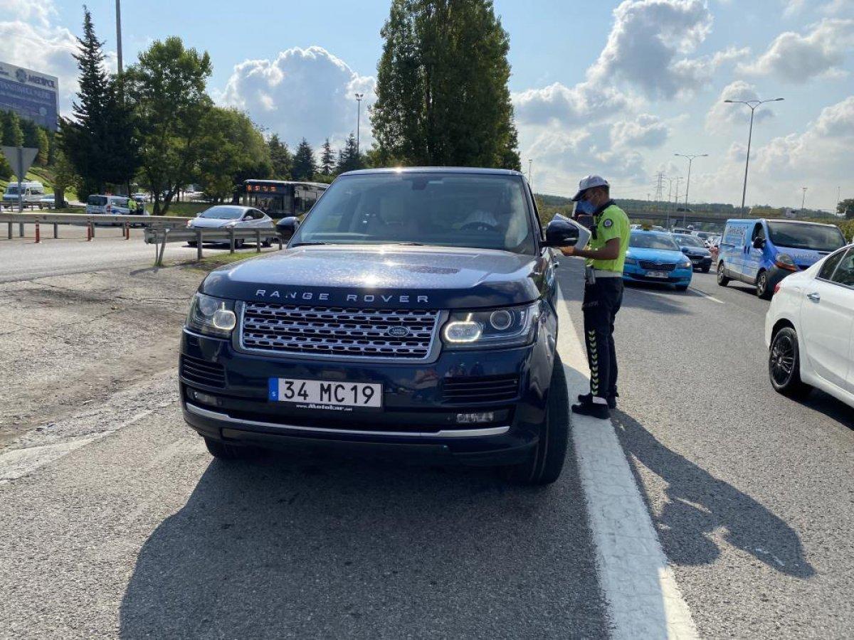 Beykoz'da sürücülere usulsüz çakar denetimi yapıldı