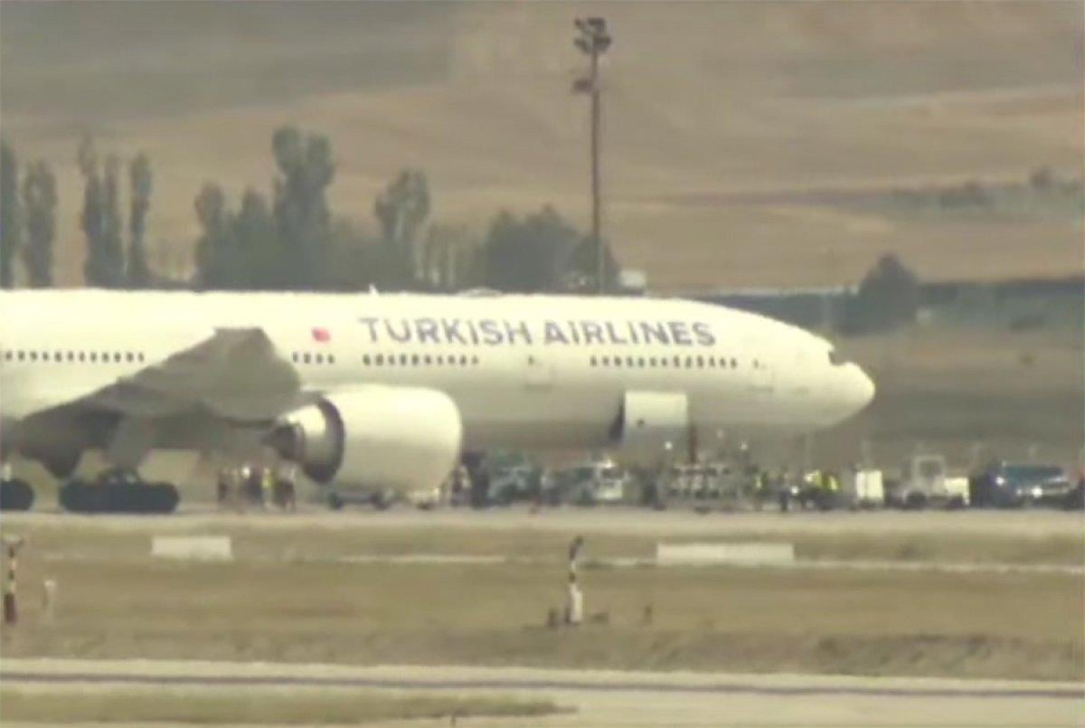 Afganistan'dan Türk askerini taşıyan uçak Ankara'ya indi