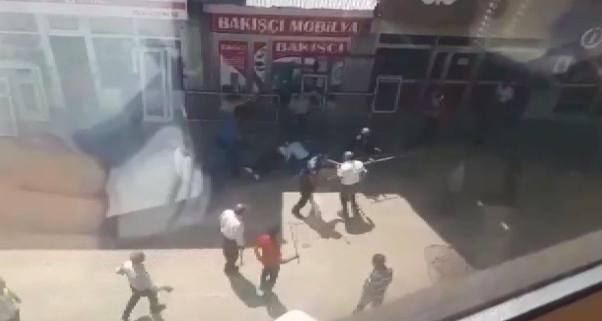 Kars’ta taşlı, sopalı ve bıçaklı kavga