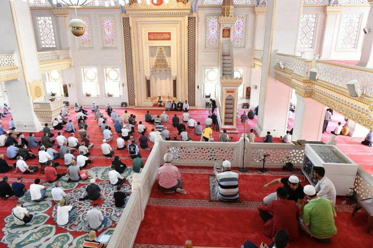 Esenyurt'ta doğal afetlerde hayatını kaybedenler için mevlit okutuldu