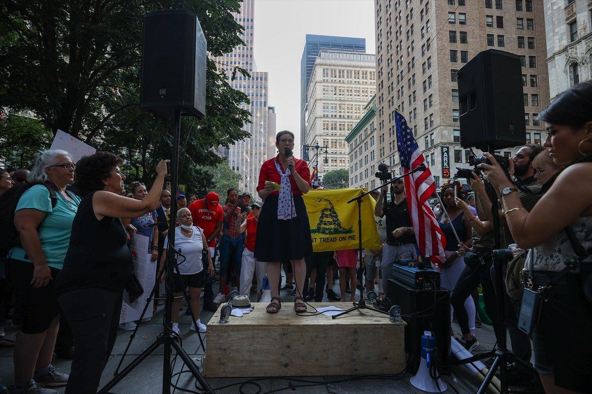 ABD'de yüzlerce kişi, koronavirüs aşısını protesto etti