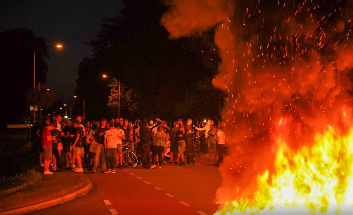 Hollanda'da Afgan sığınmacılar protesto edildi