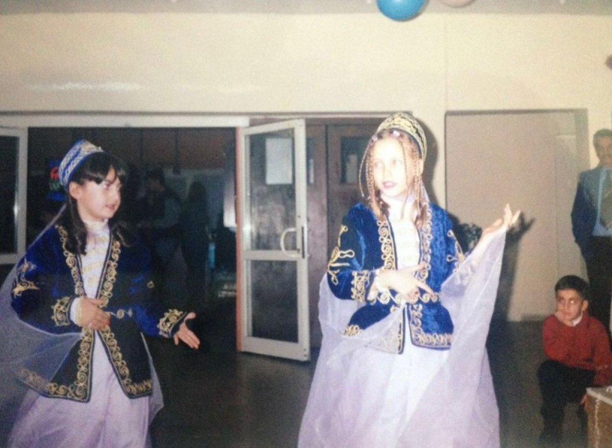 Serenay Sarıkaya'nın çocukluk fotoğrafı