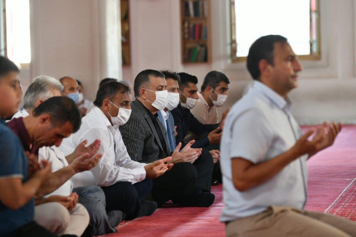 Esenyurt'ta doğal afetlerde hayatını kaybedenler için mevlit okutuldu