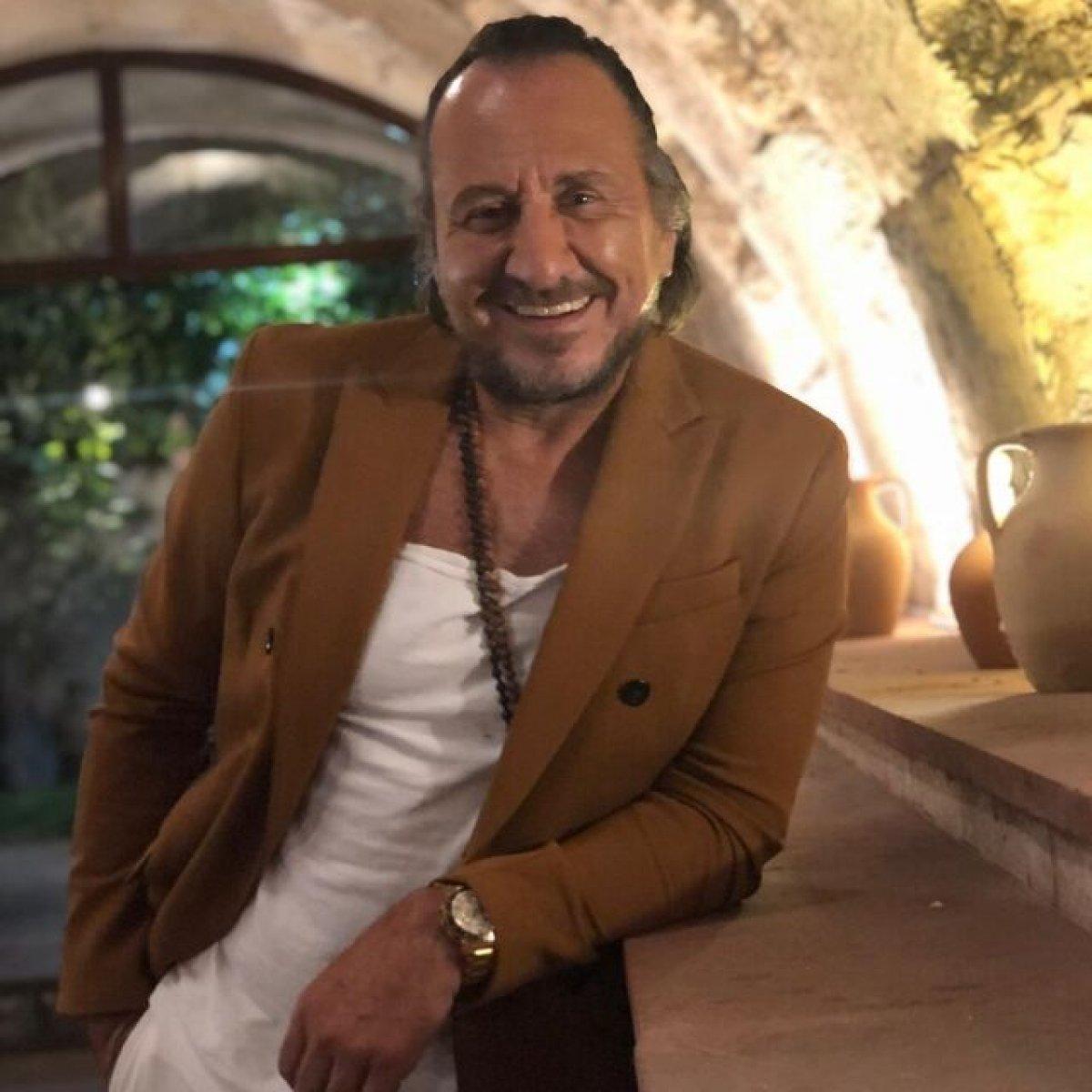 Özgür Ozan'ın yeni tarzı beğeni topladı