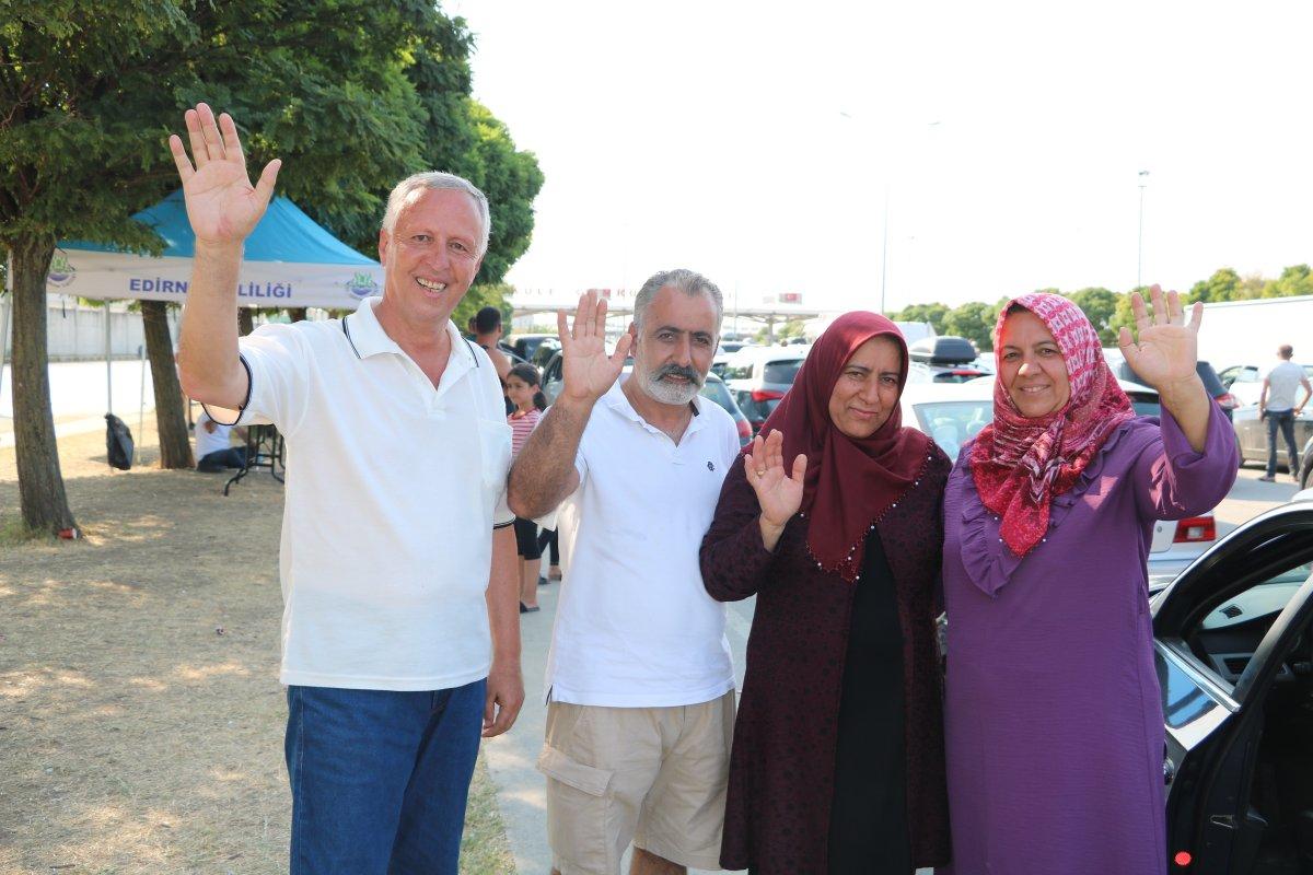 Kapıkule Sınır Kapısı’nda, gurbetçilerin dönüş yolu çileye dönüştü