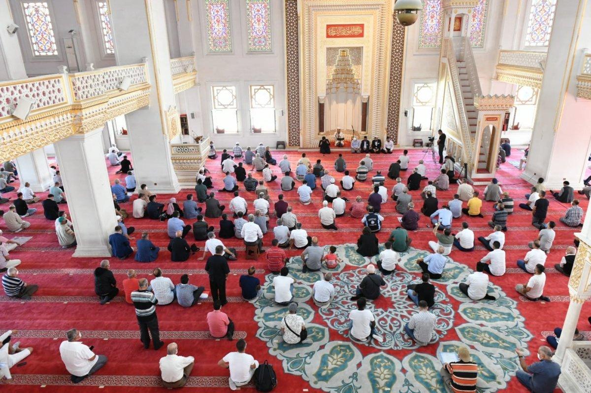 Esenyurt'ta doğal afetlerde hayatını kaybedenler için mevlit okutuldu