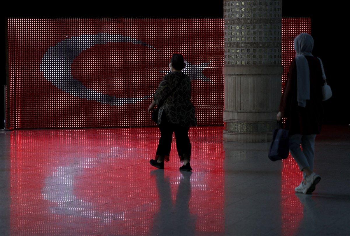 İstanbul'da 30 Ağustos Zafer Bayramı'na özel dijital gösterim